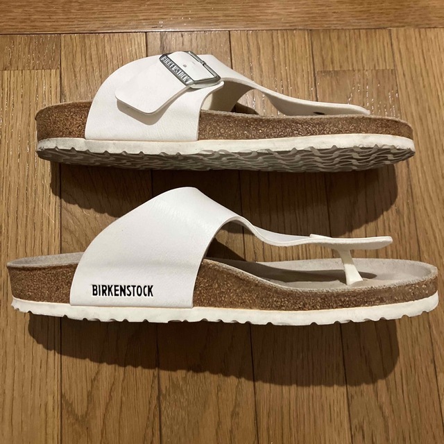 BIRKENSTOCK(ビルケンシュトック)のBIRKENSTOCK ビルケンシュトック GIZEH  ギゼ  白　サイズ43 メンズの靴/シューズ(サンダル)の商品写真