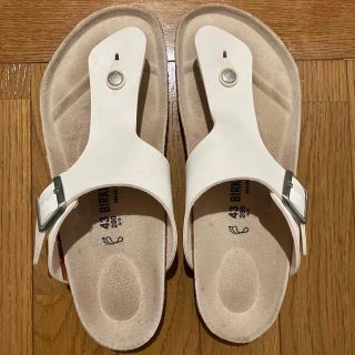 ビルケンシュトック(BIRKENSTOCK)のBIRKENSTOCK ビルケンシュトック GIZEH  ギゼ  白　サイズ43(サンダル)