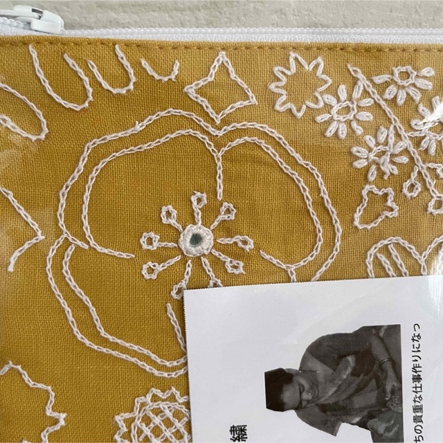 インドミラー刺繍　ティッシュ入れミニポーチ〔イエロー〕ミモザ レディースのファッション小物(ポーチ)の商品写真