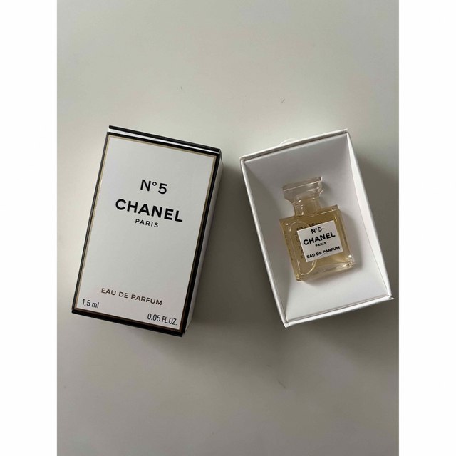 CHANEL(シャネル)のCHANEL サンプル＆缶バッヂ コスメ/美容のキット/セット(サンプル/トライアルキット)の商品写真