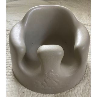 バンボ(Bumbo)のバンボ　グレー　ベルト付き　箱付き　ベビーチェア(その他)