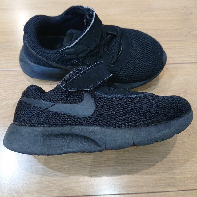 NIKE(ナイキ)のNIKE スニーカー 15cm キッズ/ベビー/マタニティのキッズ靴/シューズ(15cm~)(スニーカー)の商品写真