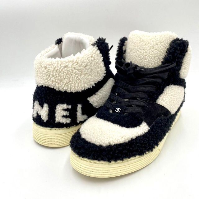『CHANEL』シャネル (42) ボアスニーカー / 靴