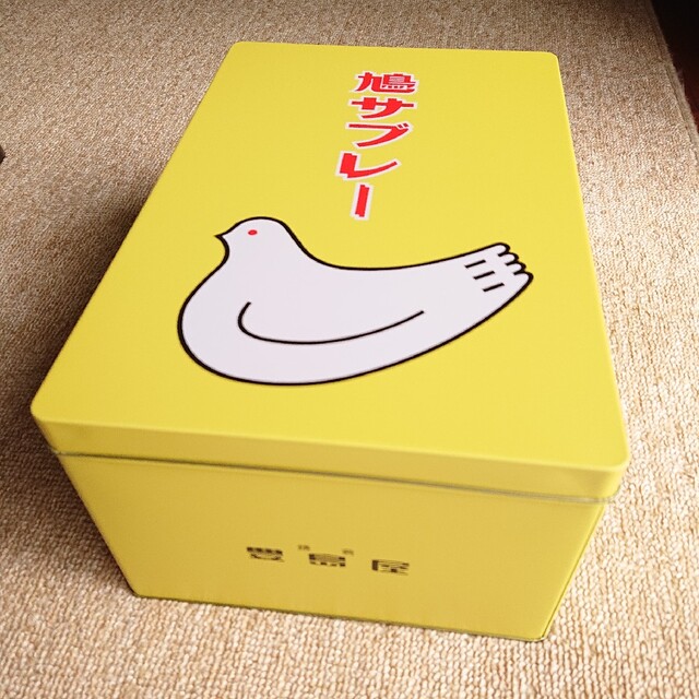 未使用品】豊島屋 鳩サブレー44枚入り空き缶+仕切り2枚の通販 未使用品】豊島屋 鳩サブレー44枚入り空き缶+仕切り2枚の通販