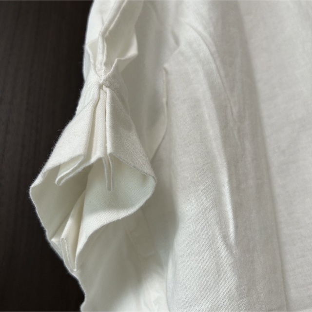 SM2(サマンサモスモス)の新品　タグ付きSM2 半袖　ブラウス　白い　リネン　春夏　フリーサイズ  レディースのトップス(シャツ/ブラウス(半袖/袖なし))の商品写真