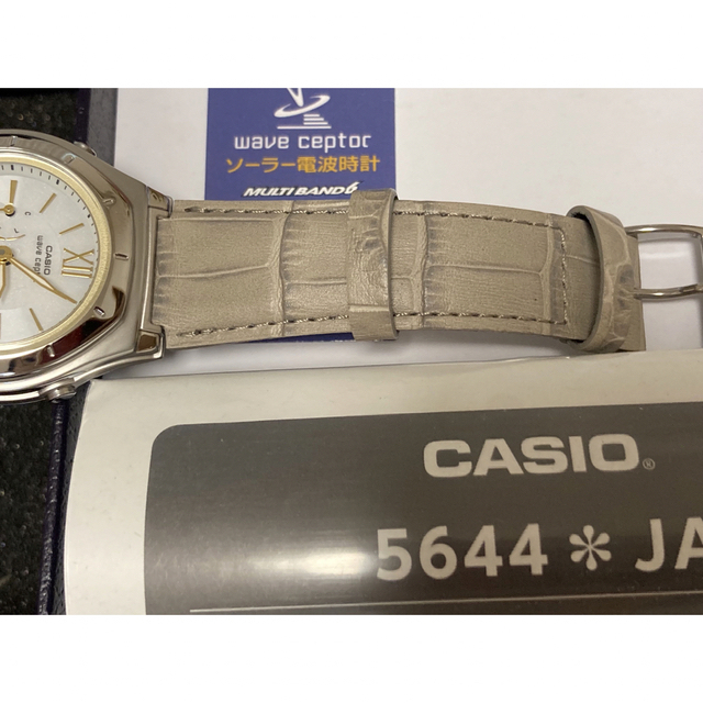 CASIO(カシオ)のya様♡CASIO ウェーブセプター電波ソーラーレザー腕時計 レディースのファッション小物(腕時計)の商品写真