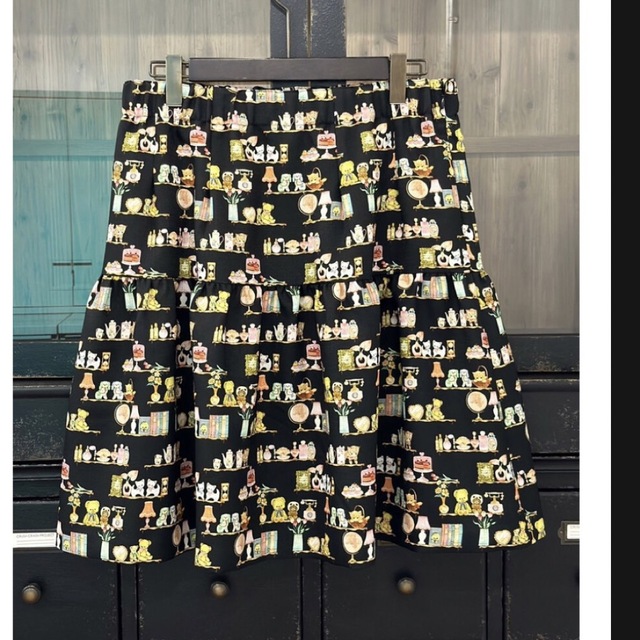 ひざ丈スカート《ご成約》パリコレ 定価15万 チュールの透け感 素敵色ライラックニットスカート