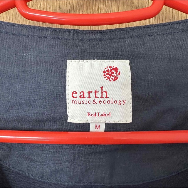 earth music & ecology(アースミュージックアンドエコロジー)のearth ノーカラー　ブルゾン　春 レディースのジャケット/アウター(ブルゾン)の商品写真