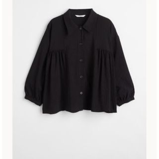 エイチアンドエム(H&M)のH&M　　襟付きブラウス　黒(シャツ/ブラウス(長袖/七分))