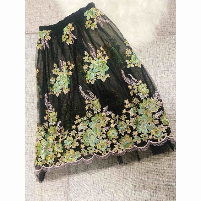 ZARA 花柄刺繍シフォンスカート