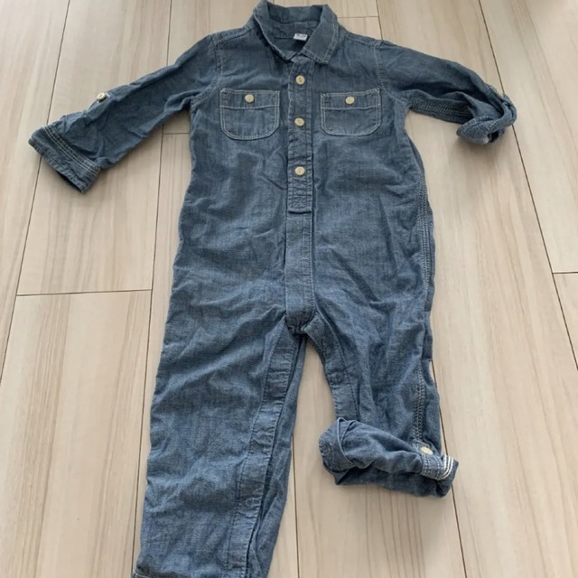 babyGAP(ベビーギャップ)の baby gap 90 デニムロンパース つなぎ キッズ/ベビー/マタニティのキッズ服男の子用(90cm~)(その他)の商品写真