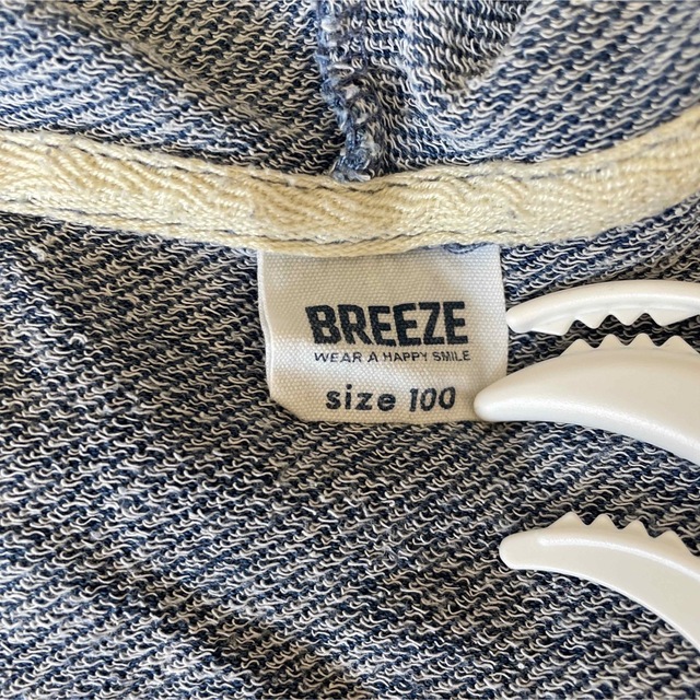 BREEZE(ブリーズ)のブルーパーカー100 キッズ/ベビー/マタニティのキッズ服男の子用(90cm~)(Tシャツ/カットソー)の商品写真