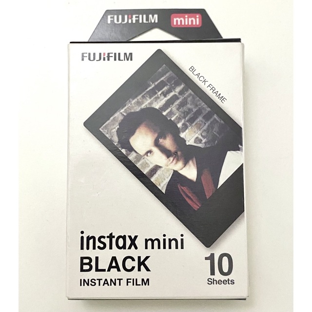 富士フイルム(フジフイルム)の富士フィルム チェキ instax mini フィルム BLACK スマホ/家電/カメラのカメラ(その他)の商品写真