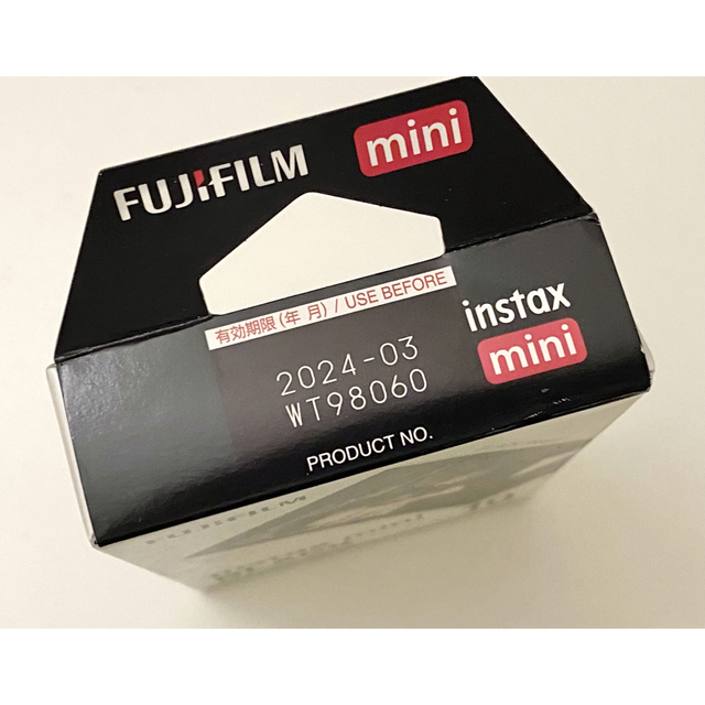 富士フイルム(フジフイルム)の富士フィルム チェキ instax mini フィルム BLACK スマホ/家電/カメラのカメラ(その他)の商品写真