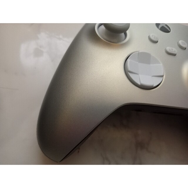 Xbox(エックスボックス)のXboxone ワイヤレスコントローラー　ルナシフト（箱なし） エンタメ/ホビーのゲームソフト/ゲーム機本体(その他)の商品写真