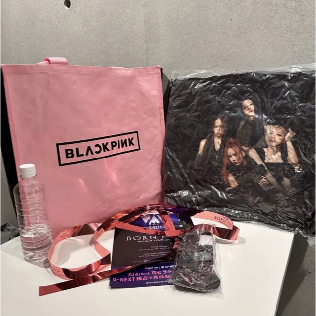 BLACKPINK プレミアム特典 エンタメ/ホビーのタレントグッズ(アイドルグッズ)の商品写真