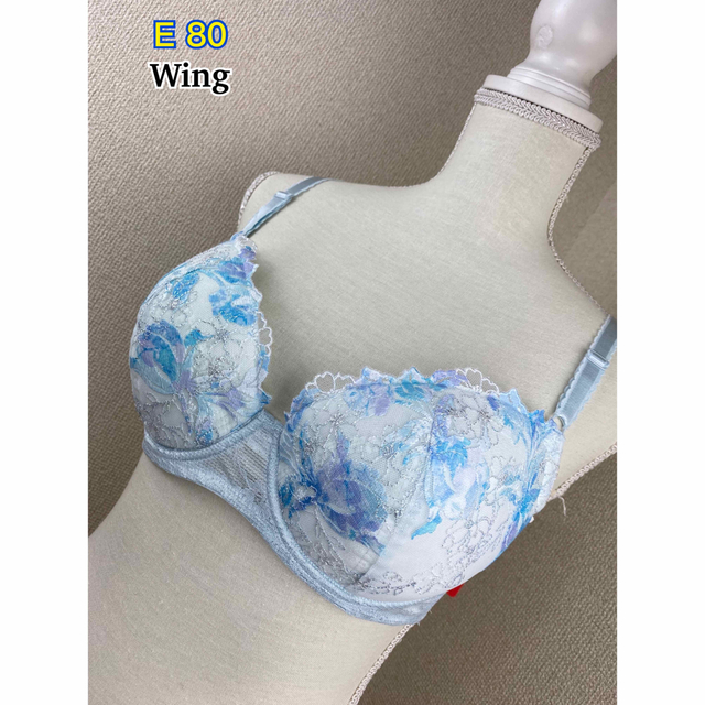 Wing(ウィング)のWing 後ろ姿きれいブラ E80 レディースの下着/アンダーウェア(ブラ)の商品写真