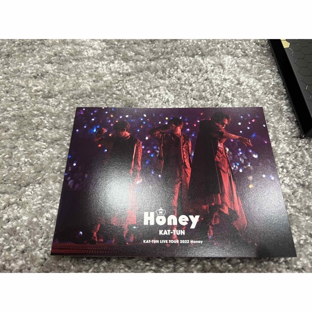 KAT-TUN(カトゥーン)のKAT-TUN LIVE TOUR 2022 Honey (Blu-ray) エンタメ/ホビーのDVD/ブルーレイ(ミュージック)の商品写真