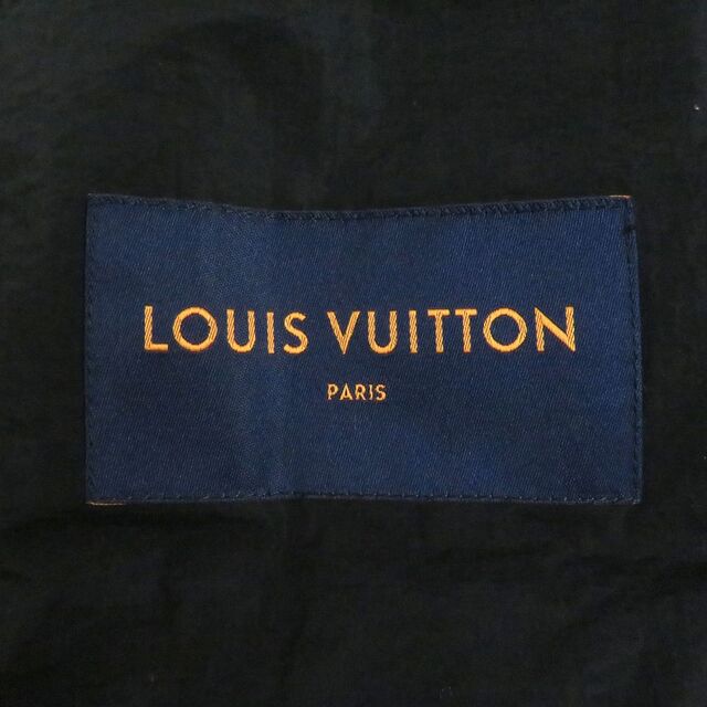 LOUIS VUITTON(ルイヴィトン)の美品□19AW LOUIS VUITTON/ルイヴィトン 無地 フライフロント ベルト付き ダウンコート/オーバーコート ブラック 52 フランス製 正規品　t17-st30405-429 メンズのジャケット/アウター(ダウンジャケット)の商品写真