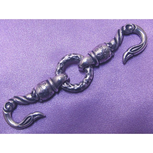 LONE ONES(ロンワンズ)のLeonard Kamhout 2 Swan Hooks Custom メンズのファッション小物(キーホルダー)の商品写真