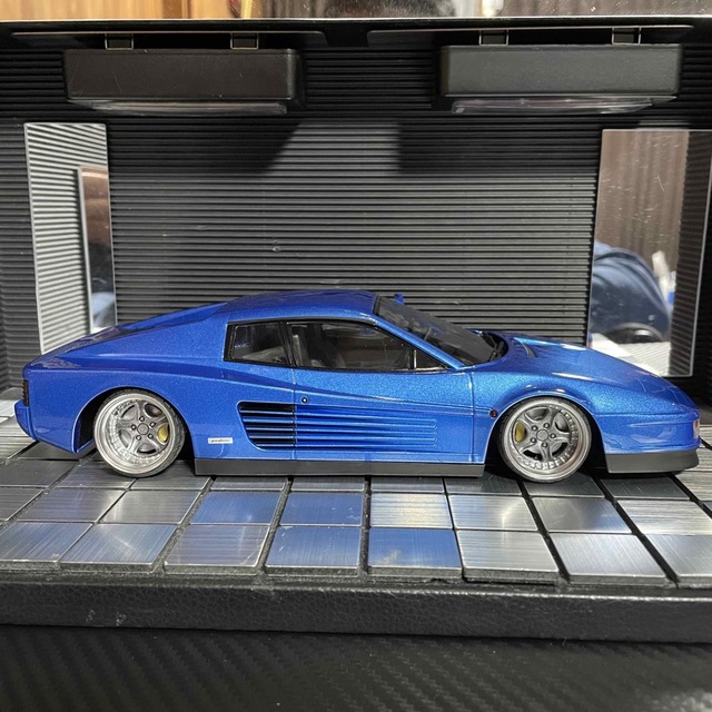 KKスケール 1/18 フェラーリ テスタロッサ モノスペッキオ KKスケール 1/18 フェラーリ テスタロッサ モノスペッキオ