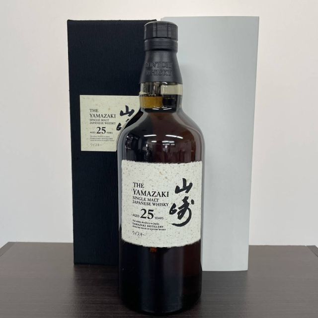 サントリー(サントリー)のサントリー山崎25年、新品、モルトウイスキー 食品/飲料/酒の酒(ウイスキー)の商品写真