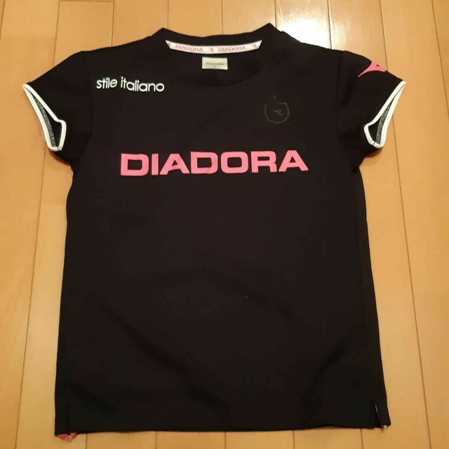 DIADORA(ディアドラ)のディアドラDIADORAテニスウエア黒半袖TシャツレディースSサイズ スポーツ/アウトドアのテニス(ウェア)の商品写真