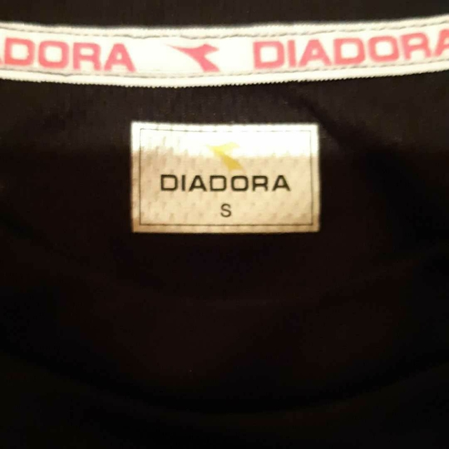 DIADORA(ディアドラ)のディアドラDIADORAテニスウエア黒半袖TシャツレディースSサイズ スポーツ/アウトドアのテニス(ウェア)の商品写真