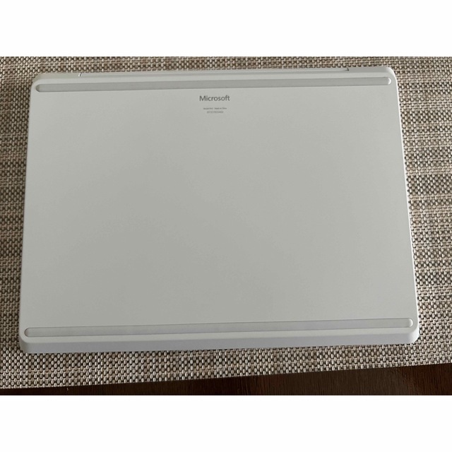 Surface Laptop Go プラチナ 12.4型