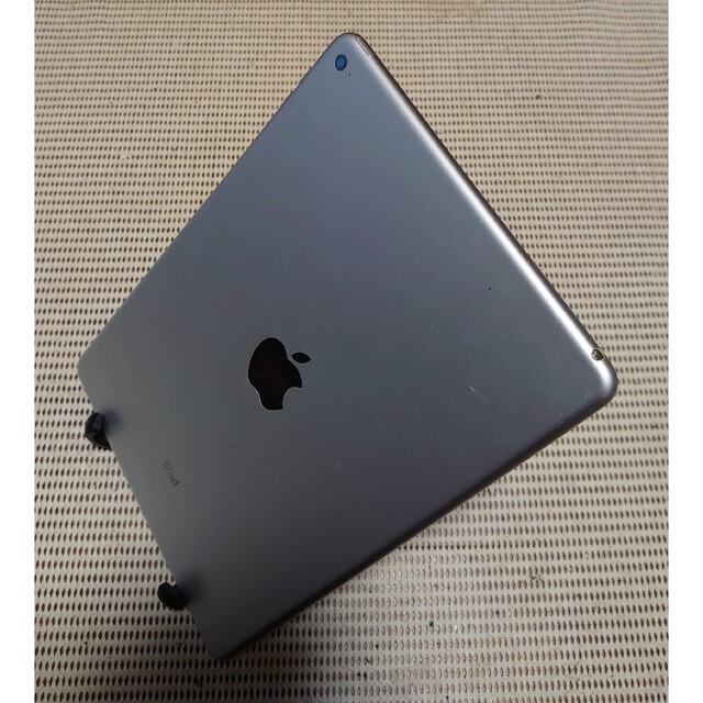 大特価セール開催中 完動品iPad Air2(A1566)本体16GBシルバーWi-Fi