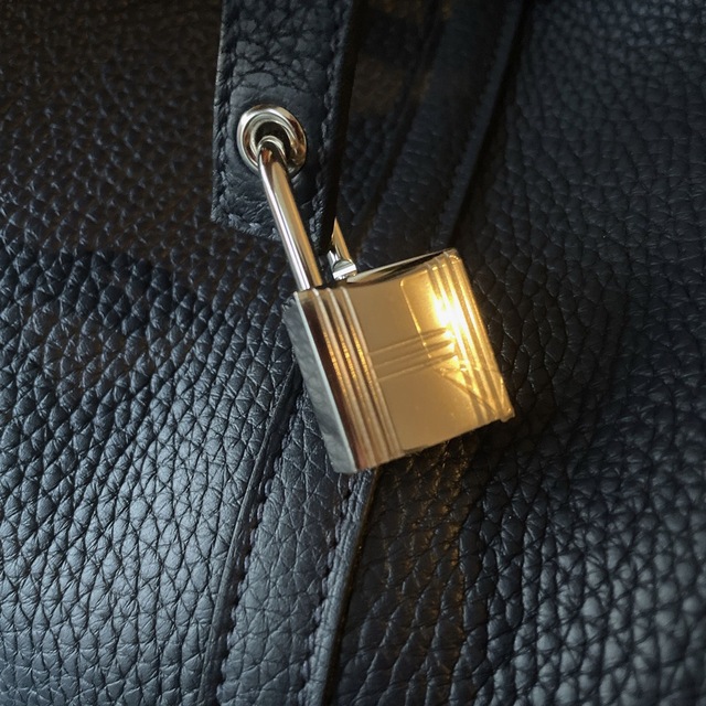 Hermes(エルメス)の超美品 付属品完備 エルメス ピコタンロックMM ブルーニュイ×シルバー金具 レディースのバッグ(ハンドバッグ)の商品写真