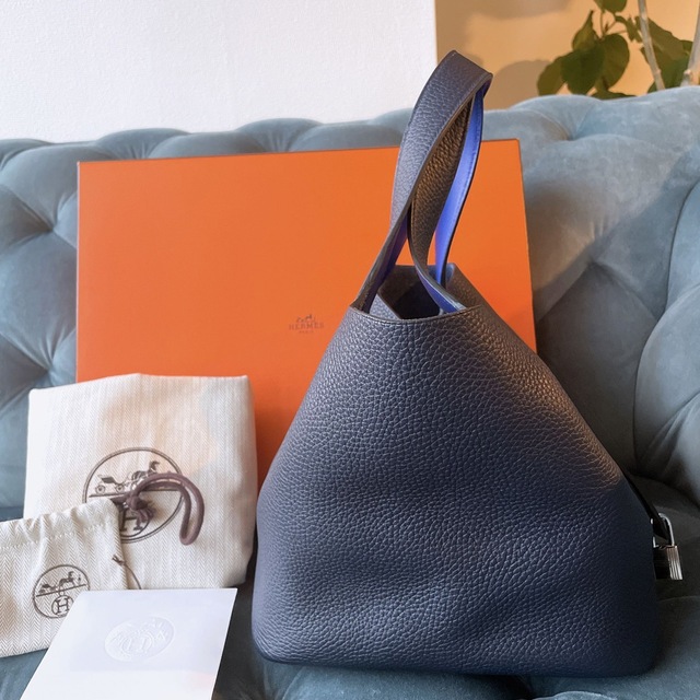 Hermes(エルメス)の超美品 付属品完備 エルメス ピコタンロックMM ブルーニュイ×シルバー金具 レディースのバッグ(ハンドバッグ)の商品写真