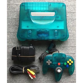 ニンテンドウ64(NINTENDO 64)のまとめて Nintendo64 クリアブルー&レッド(家庭用ゲーム機本体)