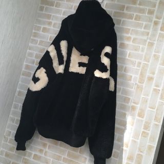 ゲス(GUESS)の【最強コラボ】GUESS×LHP アーチロゴ ファー  清水翔太 NIZIU(パーカー)