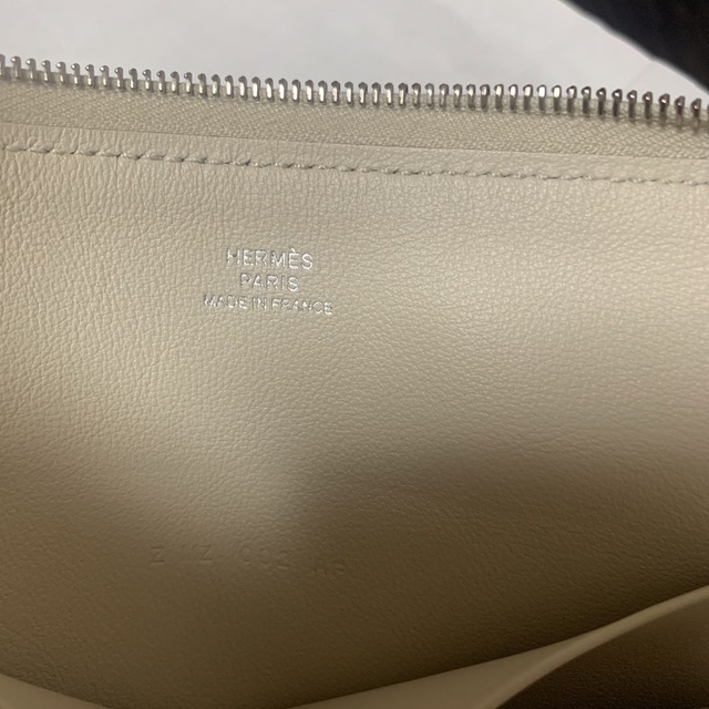 Hermes(エルメス)の【新品未使用】HERMESエルメス　カレポケット　レインボー　ヴォースイフト レディースのファッション小物(ポーチ)の商品写真