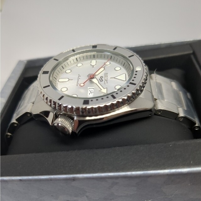大注目】 SEIKO 5 Sports SBSA211 国内限定300本 セイコー 腕時計