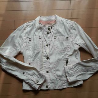 アバクロンビーアンドフィッチ(Abercrombie&Fitch)のアバクロンビー&フィッチAbercrombieアイボリー×ピンクジャケットS(Gジャン/デニムジャケット)