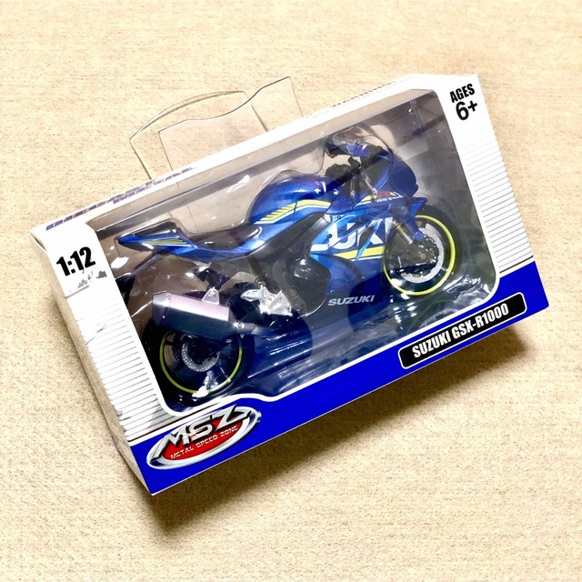 【大特価】SUZUKI GSX-R1000 バイク（1/12スケール） エンタメ/ホビーのおもちゃ/ぬいぐるみ(ミニカー)の商品写真