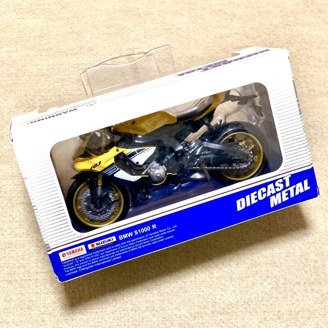 【大特価】YAMAHA YZF-R1  バイク（1/12スケール） エンタメ/ホビーのおもちゃ/ぬいぐるみ(ミニカー)の商品写真