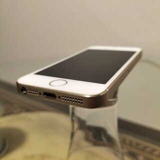 アップル(Apple)のiphone 5s docomo (本体のみ)(スマートフォン本体)
