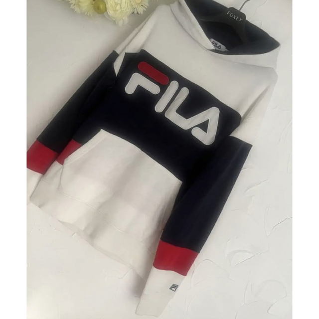 FILA(フィラ)の値下げ　フィラ　パーカー　スウェット　デカロゴ刺繍　バイカラー　オーバーサイズ メンズのトップス(パーカー)の商品写真