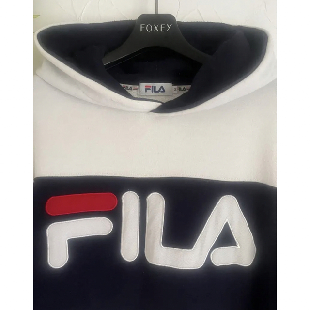 FILA(フィラ)の値下げ　フィラ　パーカー　スウェット　デカロゴ刺繍　バイカラー　オーバーサイズ メンズのトップス(パーカー)の商品写真