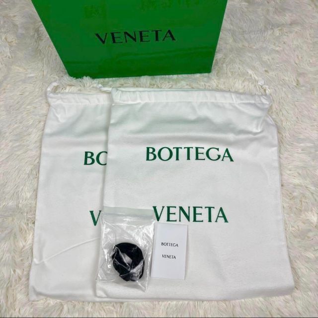 Bottega Veneta(ボッテガヴェネタ)の新品未使用 BOTTEGA VENETA バウンス ブーツ ブラック 37 レディースの靴/シューズ(ブーツ)の商品写真