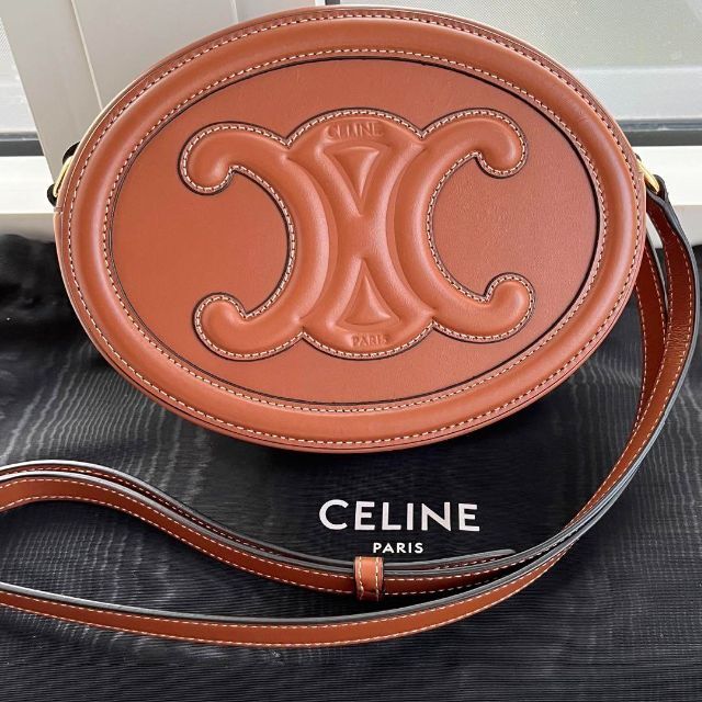 CELINE オーバルキュイルトリオンフ/スムースカーフスキン タン | www