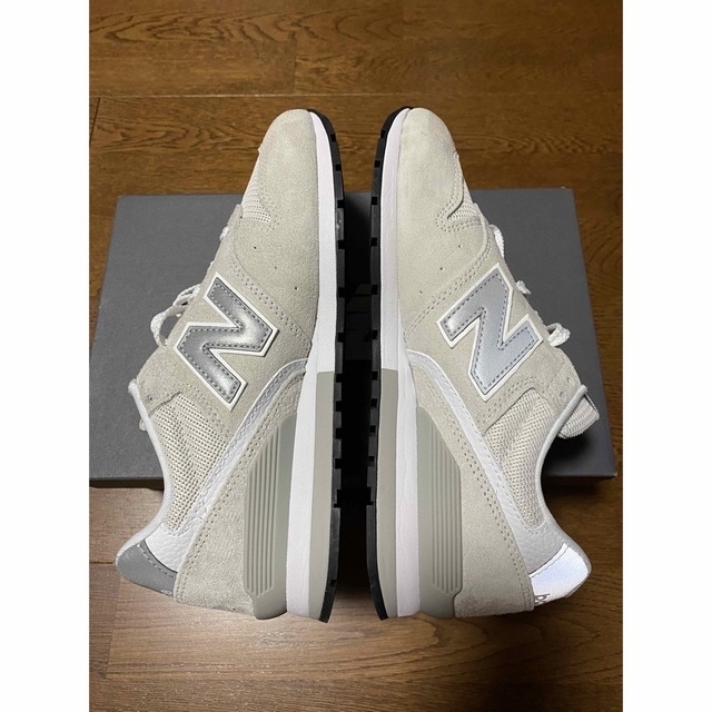 New Balance(ニューバランス)のニューバランス　CM996BT   ホワイト×グレー　ほぼ新品　24.5cm レディースの靴/シューズ(スニーカー)の商品写真