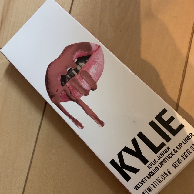 Kylie Cosmetics(カイリーコスメティックス)のKYLIE リップキット コスメ/美容のベースメイク/化粧品(口紅)の商品写真