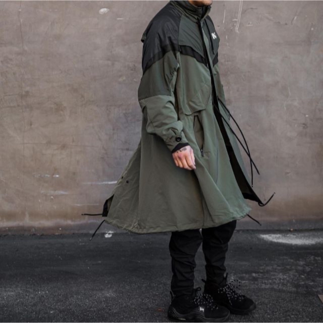 人気デザイナー 【入手困難新品タグ付き】LサイズSacai x Nikeトレンチ