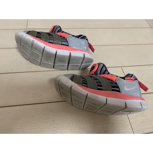 NIKE(ナイキ)のNIKE ダイナモフリー14㎝ キッズ/ベビー/マタニティのベビー靴/シューズ(~14cm)(スニーカー)の商品写真