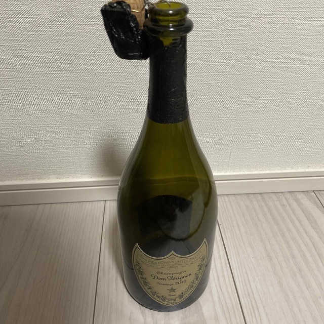 Dom Pérignon(ドンペリニヨン)のドンペリニョン　白　2012  空き瓶（コルク付き） インテリア/住まい/日用品のキッチン/食器(容器)の商品写真