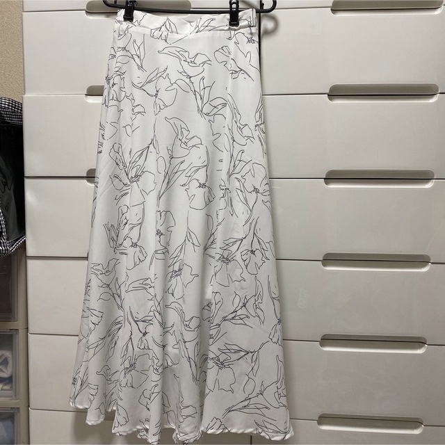 GRL(グレイル)のGRL 手書き風花柄フレアスカート［gc47］ レディースのスカート(ロングスカート)の商品写真